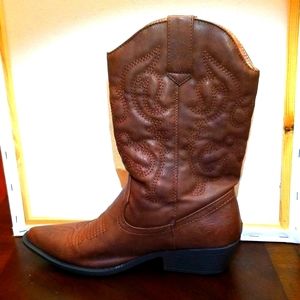 Women's Western Boots.